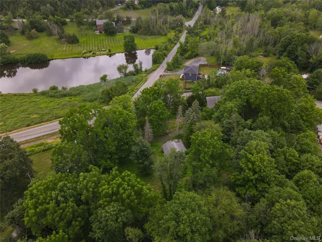 a view of a backyard with garden