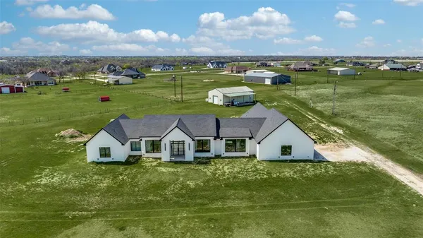 $895,000 | 3871 Austin Circle, Sanger, TX 76266