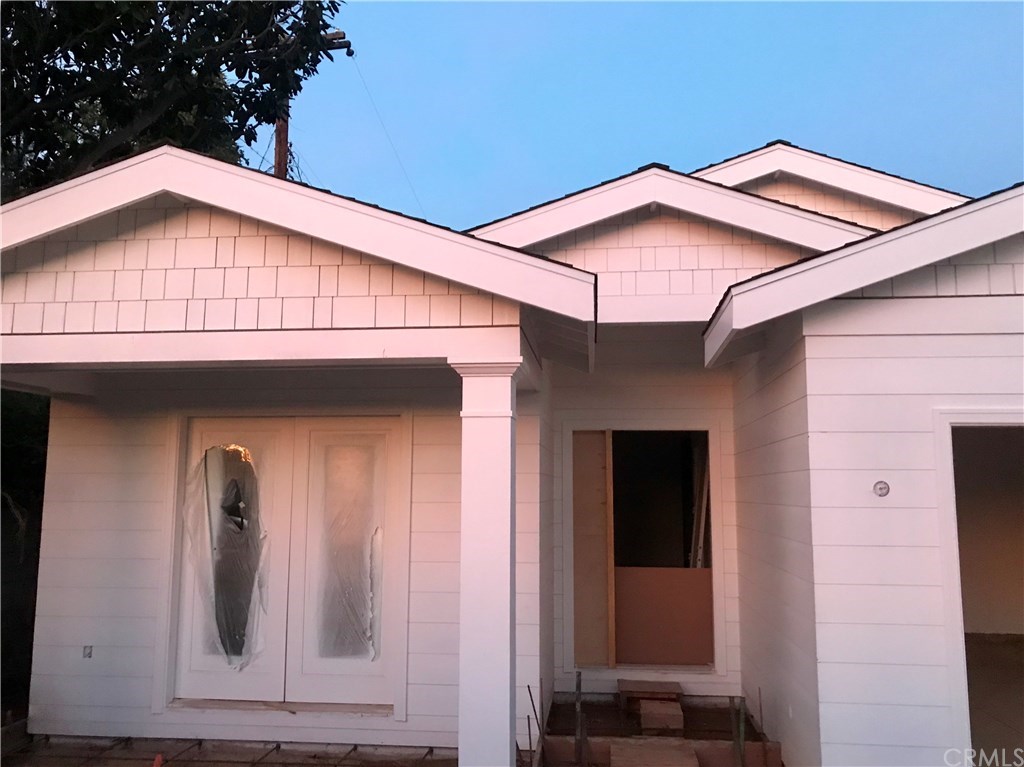 282 23rd Street Costa Mesa, CA 92627 - Photo 6 of 6 January 2020 - Front Entry of Home
