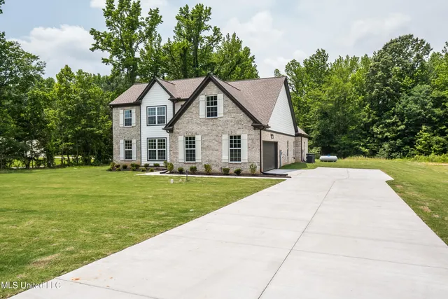 $446,000 | 185 Centerline Roper Loop, Byhalia, MS 38611