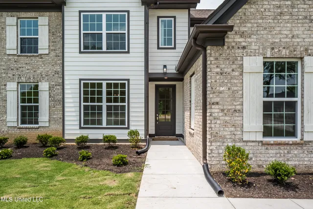 $446,000 | 185 Centerline Roper Loop, Byhalia, MS 38611