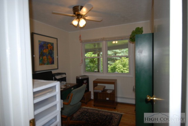 436 Rustic Road West Jefferson, NC 28694 - Photo 4 of 34 Gallery Image 4