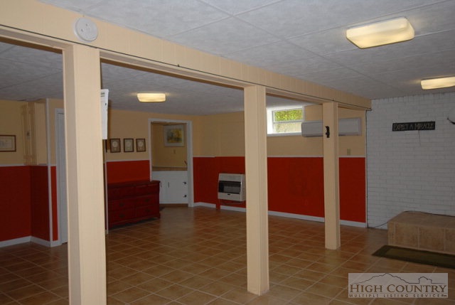 436 Rustic Road West Jefferson, NC 28694 - Photo 10 of 34 Gallery Image 10