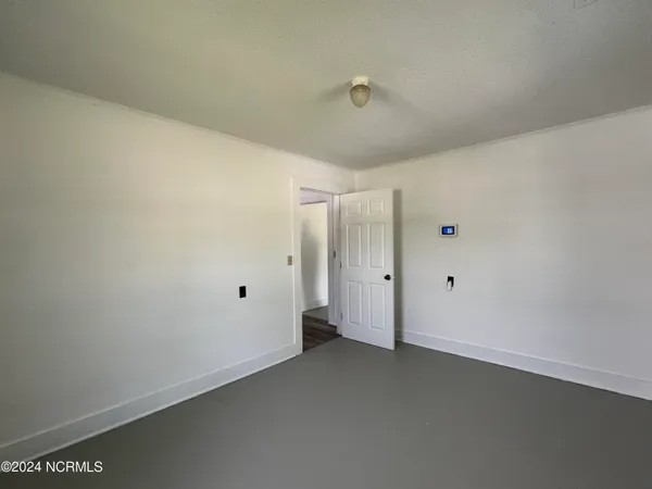 $1,100 | 206 Richlands Avenue, Jacksonville, NC 28540