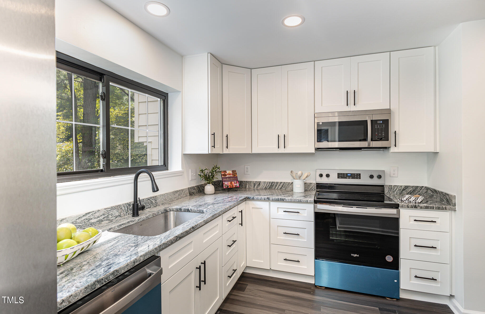 1326 Springlawn Court Raleigh, NC 27609 - Photo 10 of 24 011_bc4a0740-edit