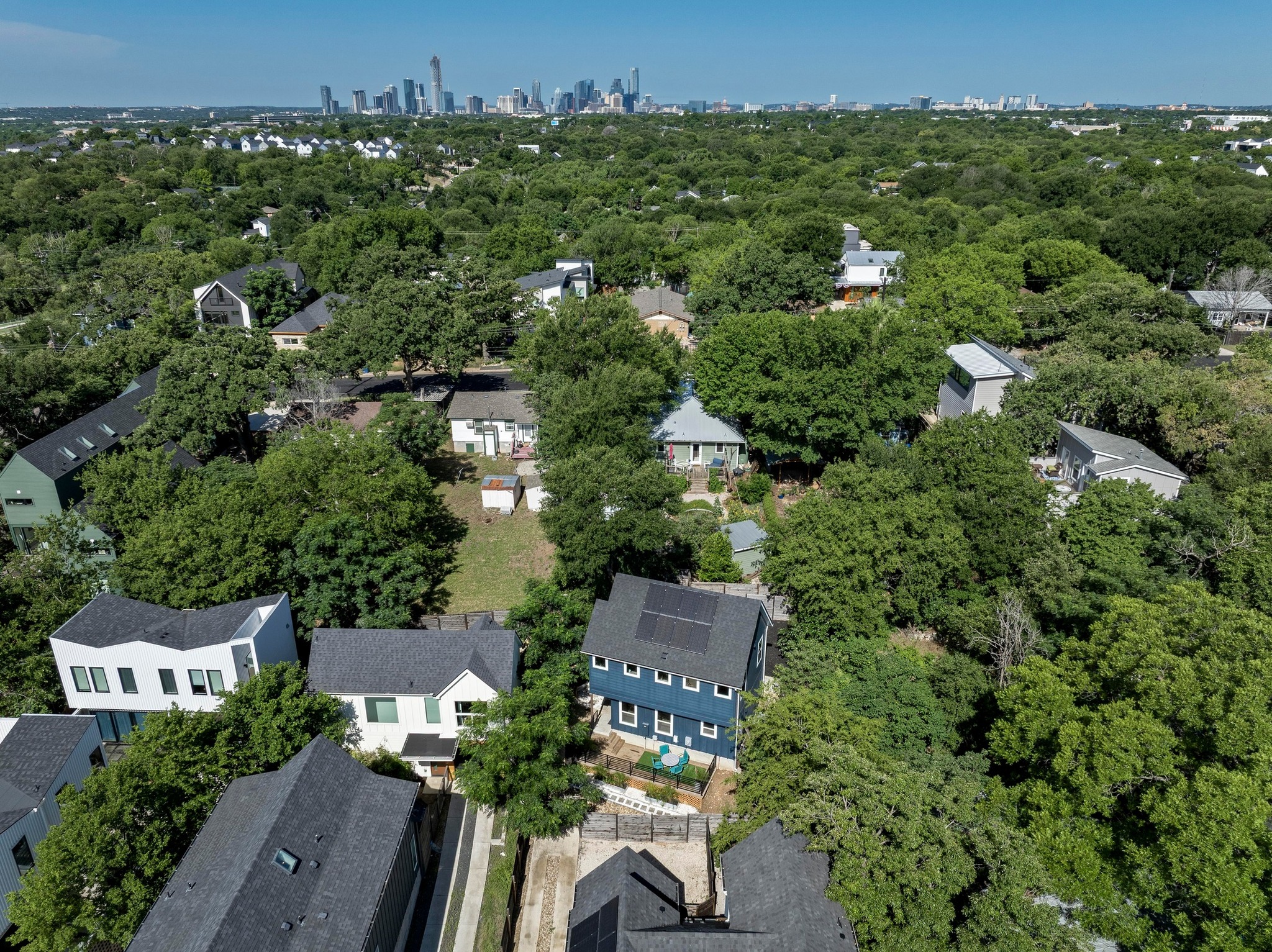 1210 Luna Street, Unit 2 Austin, TX 78721 - Photo 17 of 17 an aerial view of multiple house