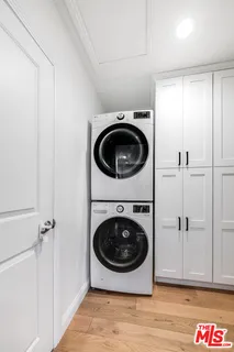 $1,900,000 | 730 North Fairview Street, Burbank, CA 91505