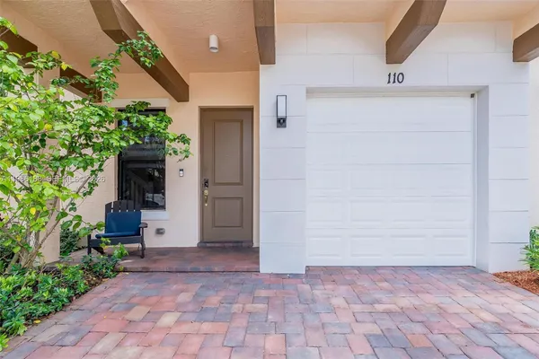 $4,000 | 110 Northwest 209th Way, Pembroke Pines, FL 33029