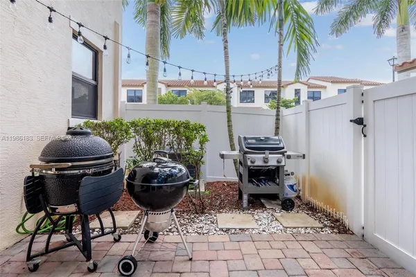 $4,000 | 110 Northwest 209th Way, Pembroke Pines, FL 33029