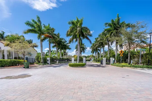 $4,000 | 110 Northwest 209th Way, Pembroke Pines, FL 33029