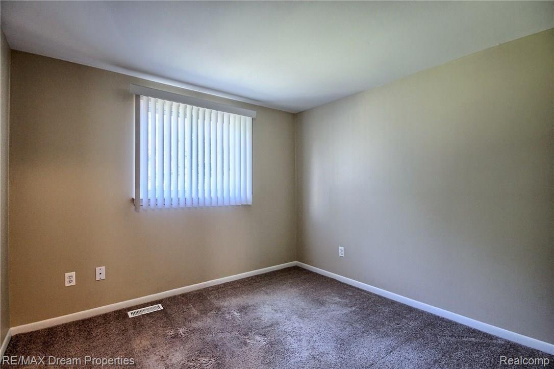 14125 Newburgh Road Livonia, MI 48150 - Photo 19 of 30 2nd_Bedroom.jpg