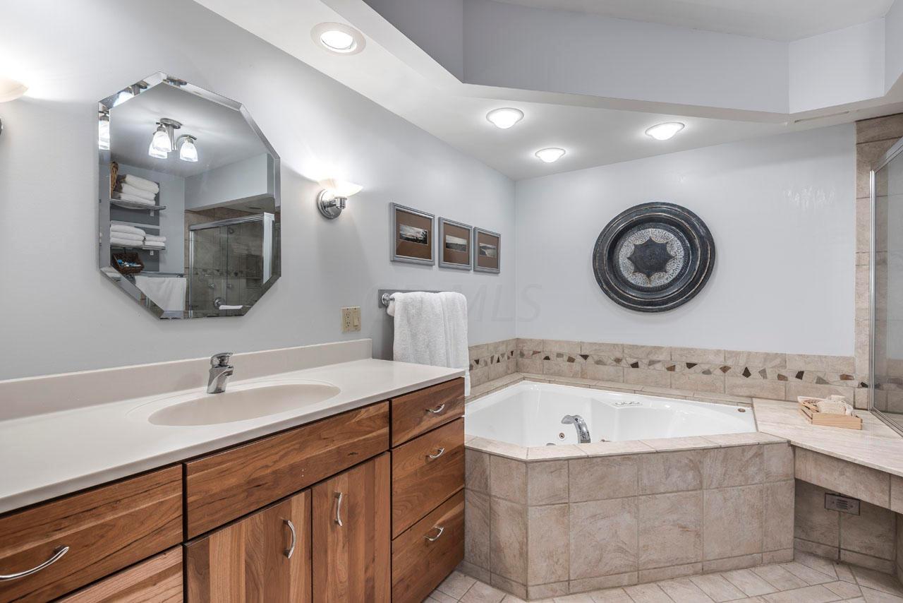6015 Cooper Road Columbus, OH 43231 - Photo 23 of 56
