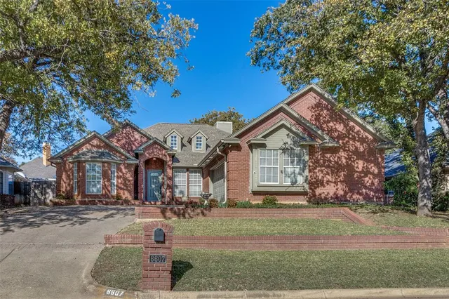 $413,500 | 6607 Capitol Hill Drive, Arlington, TX 76017