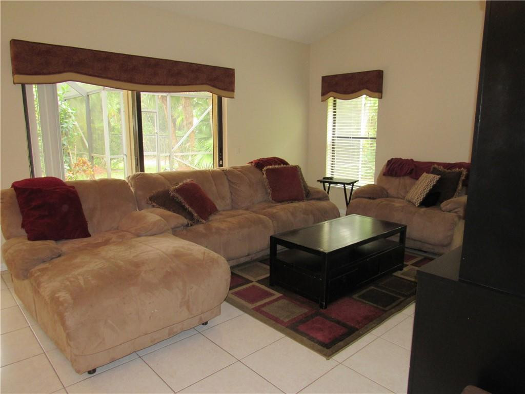 3381 Overlook Road Davie, FL 33328 - Photo 14 of 34 FAMILY ROOM