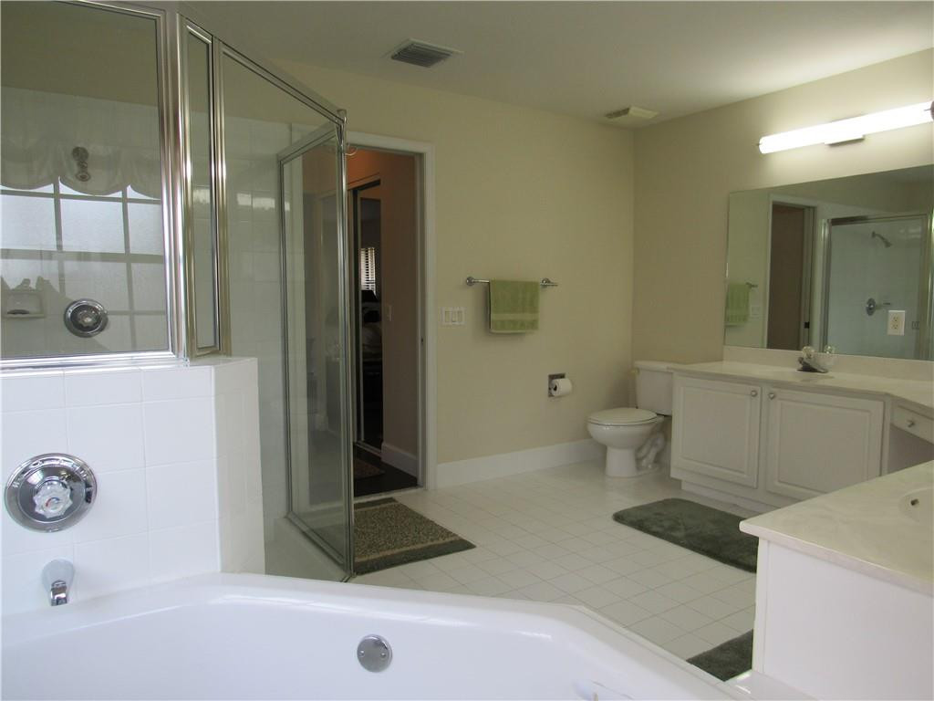 3381 Overlook Road Davie, FL 33328 - Photo 18 of 34 MASTER EN SUITE