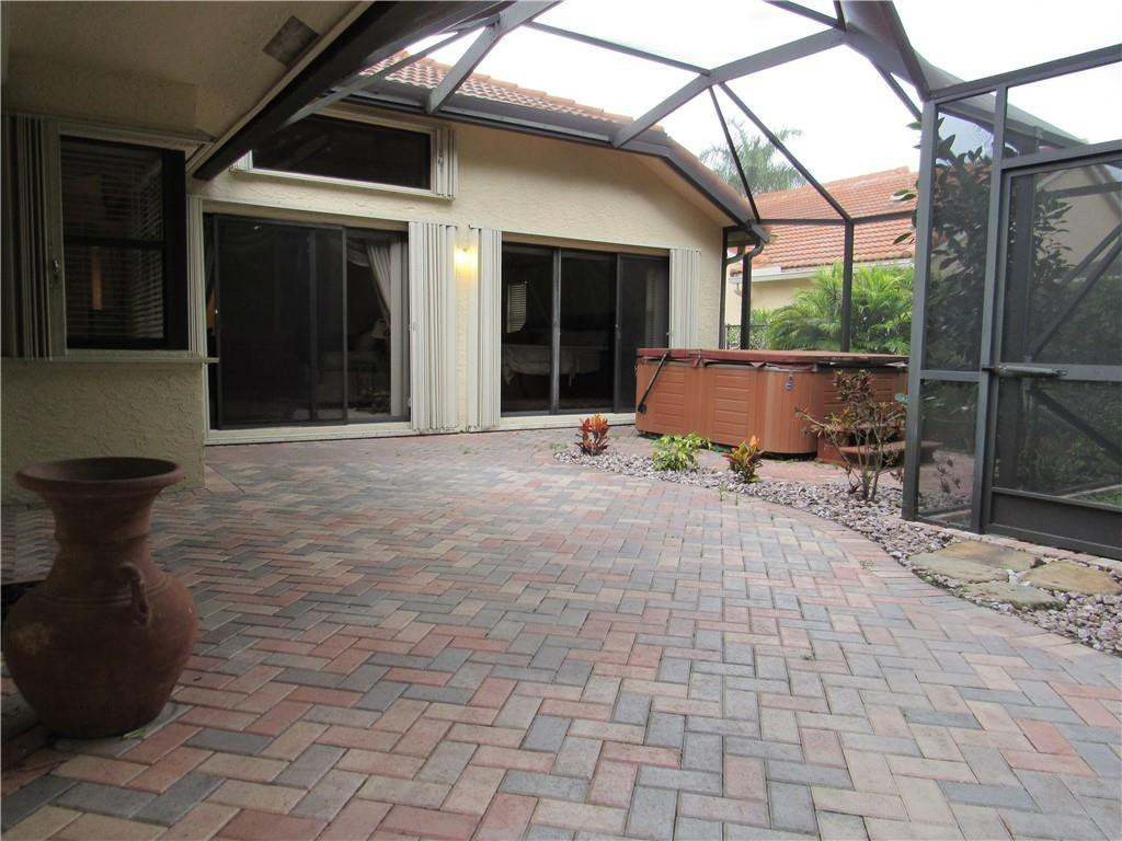 3381 Overlook Road Davie, FL 33328 - Photo 27 of 34 SCREENED PATIO WITH HOT TUB