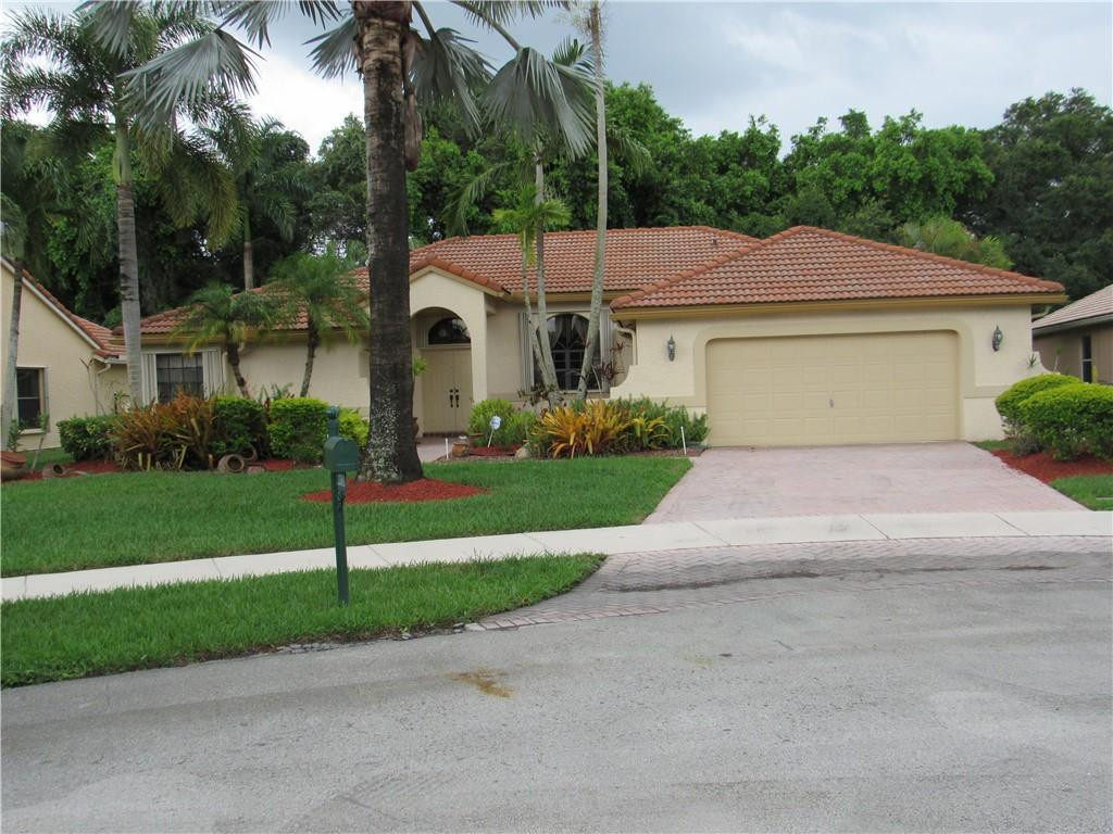 3381 Overlook Road Davie, FL 33328 - Photo 3 of 34 Photo 3