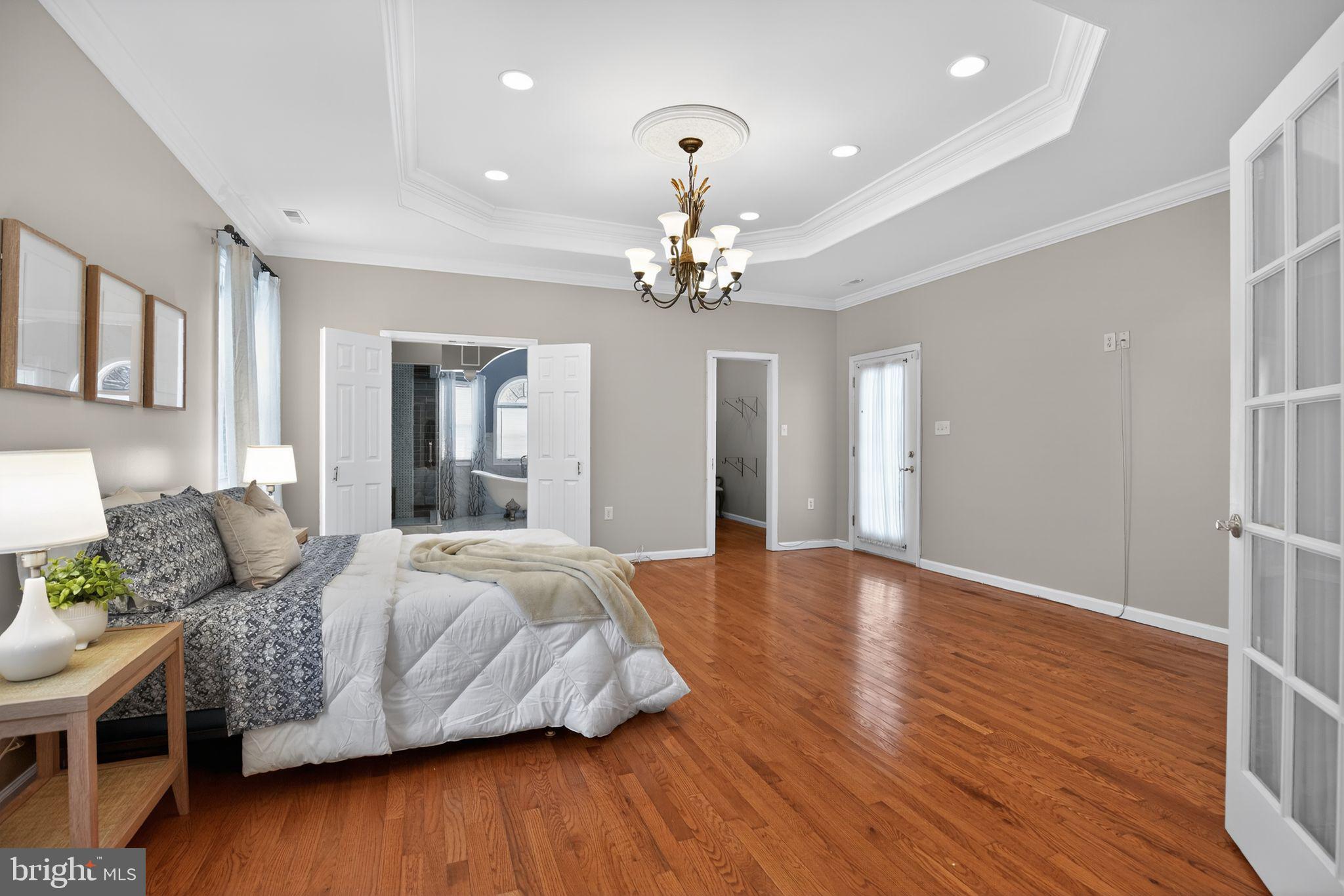 6422 Horseshoe Road Clinton, MD 20735 - Photo 13 of 30 Expansive primary bedroom