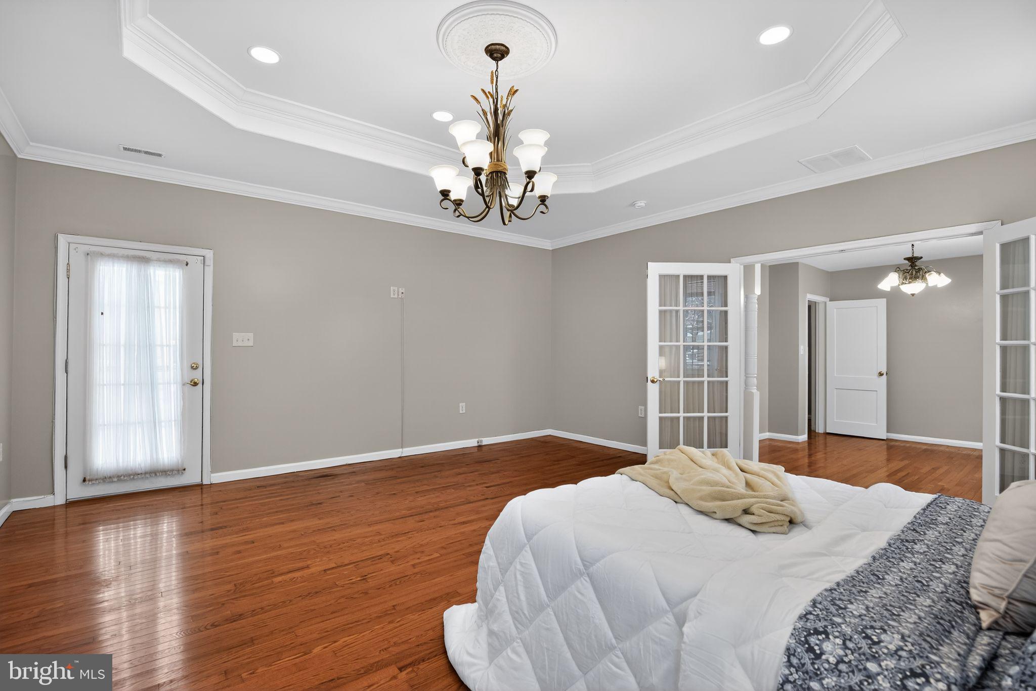 6422 Horseshoe Road Clinton, MD 20735 - Photo 15 of 30 Expansive primary bedroom - view 3