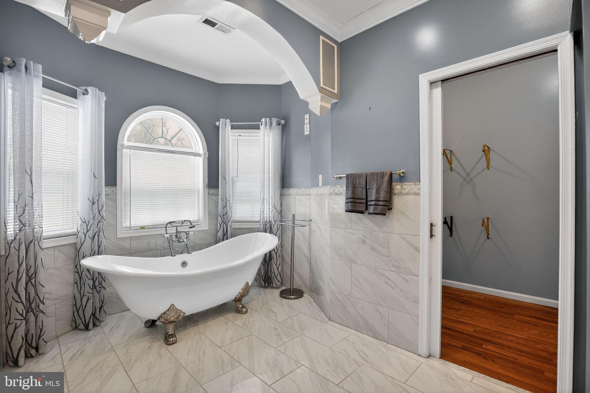 6422 Horseshoe Road Clinton, MD 20735 - Photo 18 of 30 Spa-like primary bathroom - view 3