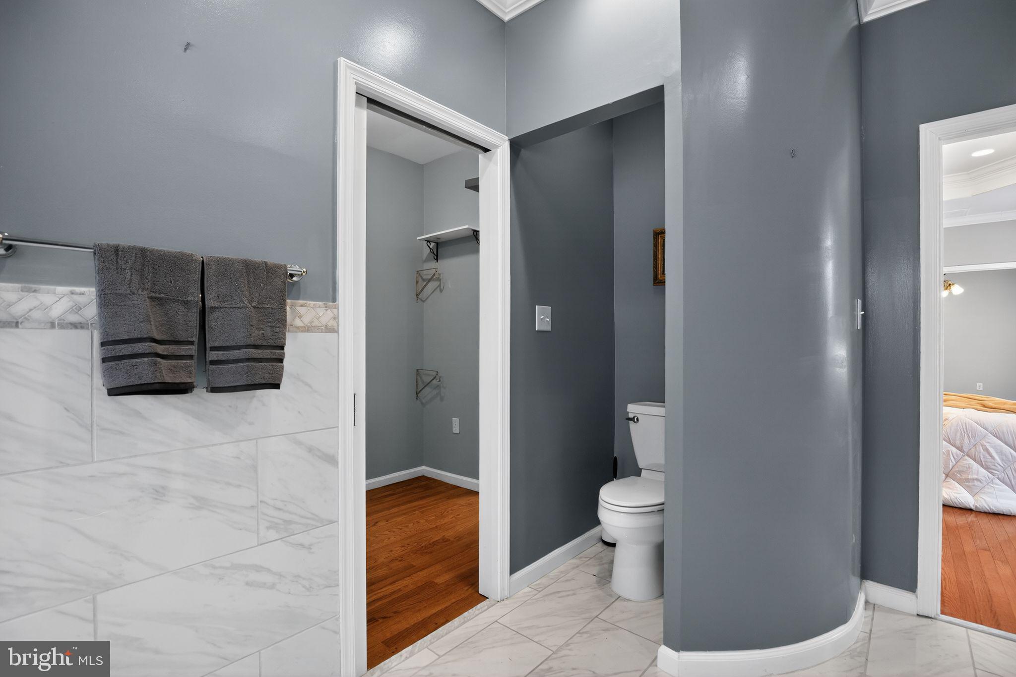 6422 Horseshoe Road Clinton, MD 20735 - Photo 19 of 30 Water closet in primary bathroom