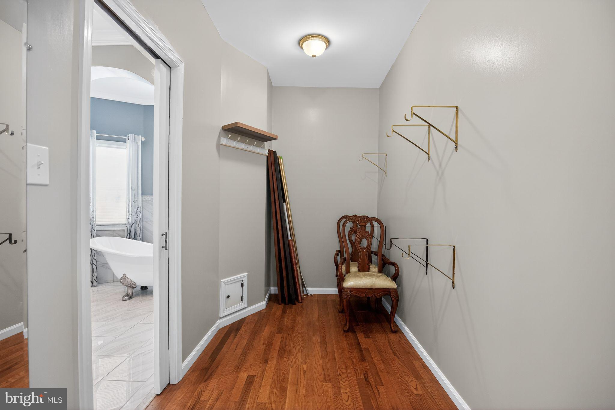 6422 Horseshoe Road Clinton, MD 20735 - Photo 20 of 30 Walk-in primary closet