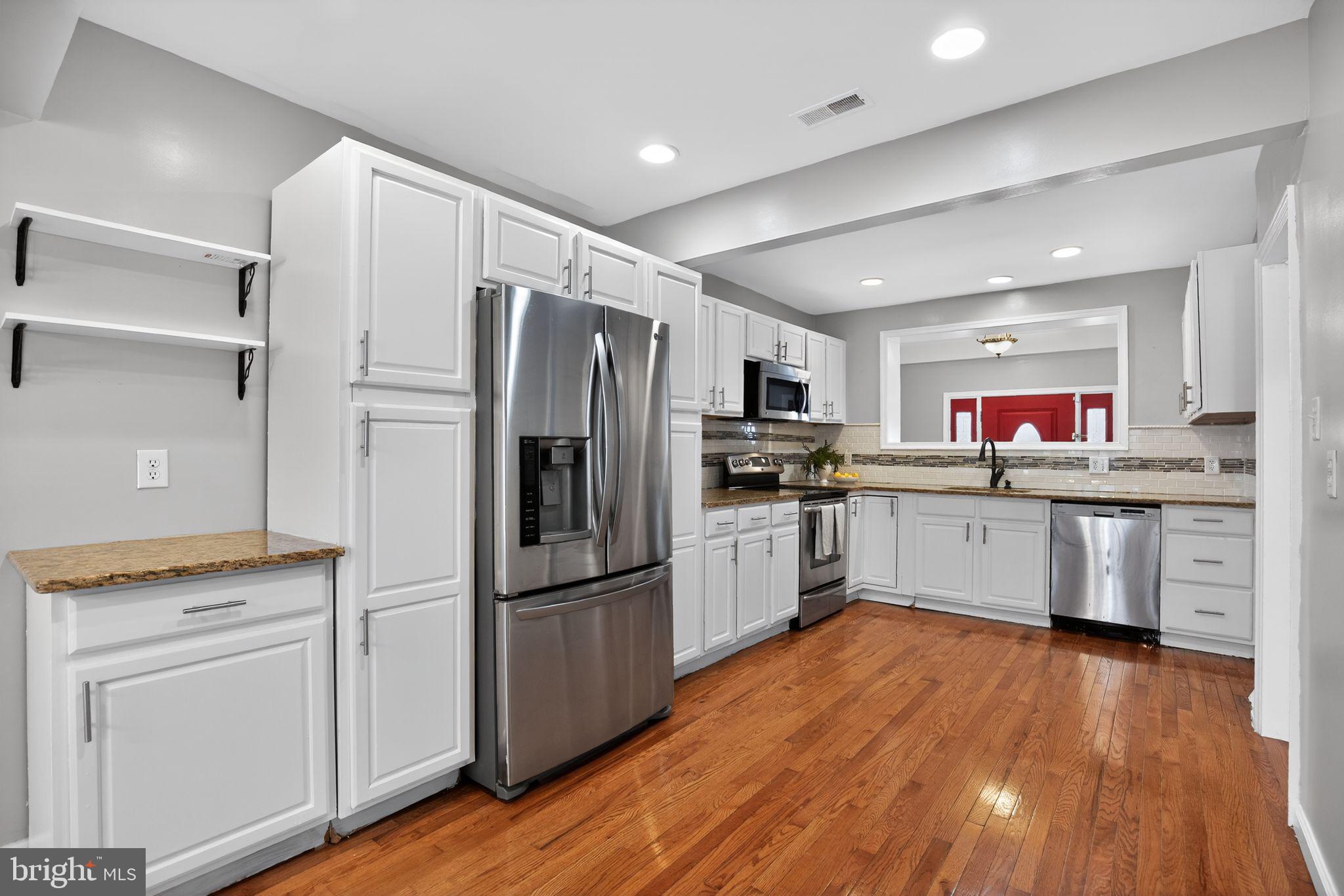6422 Horseshoe Road Clinton, MD 20735 - Photo 9 of 30 Updated kitchen