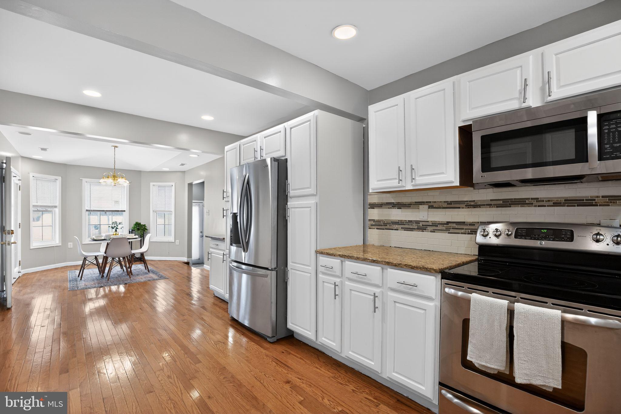 6422 Horseshoe Road Clinton, MD 20735 - Photo 10 of 30 Updated kitchen and eat-in breakfast nook