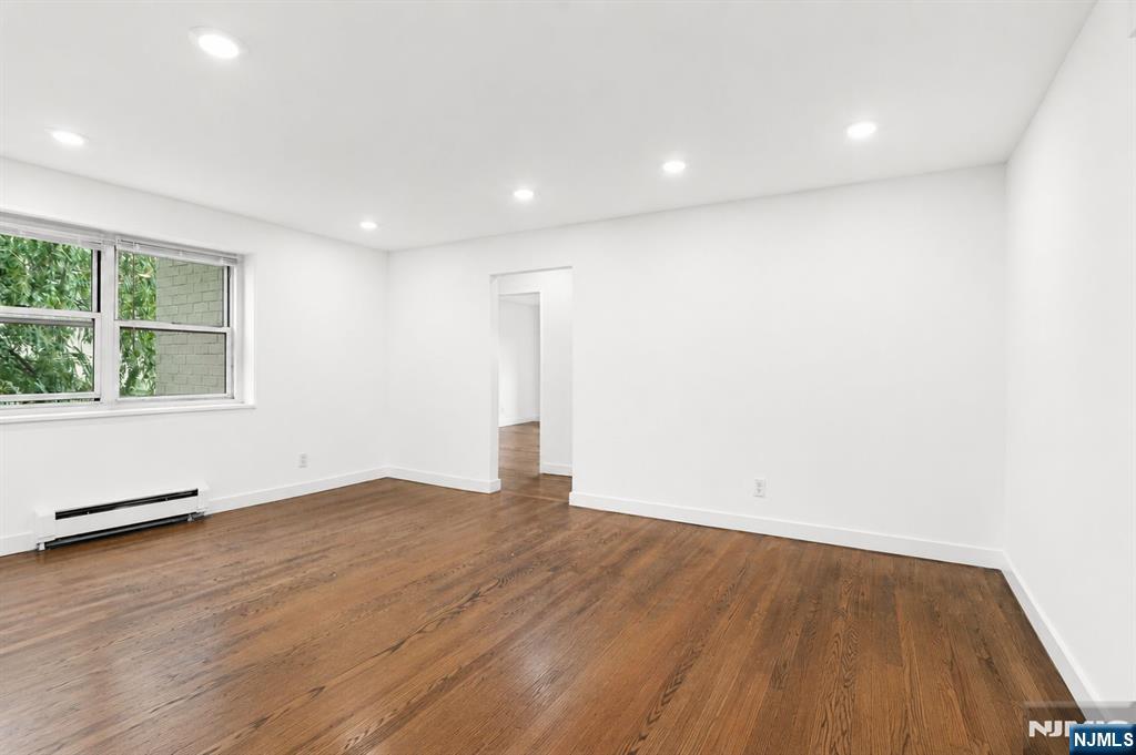 2205 North Central Road, Unit 3C Fort Lee, NJ 07024 - Photo 2 of 6