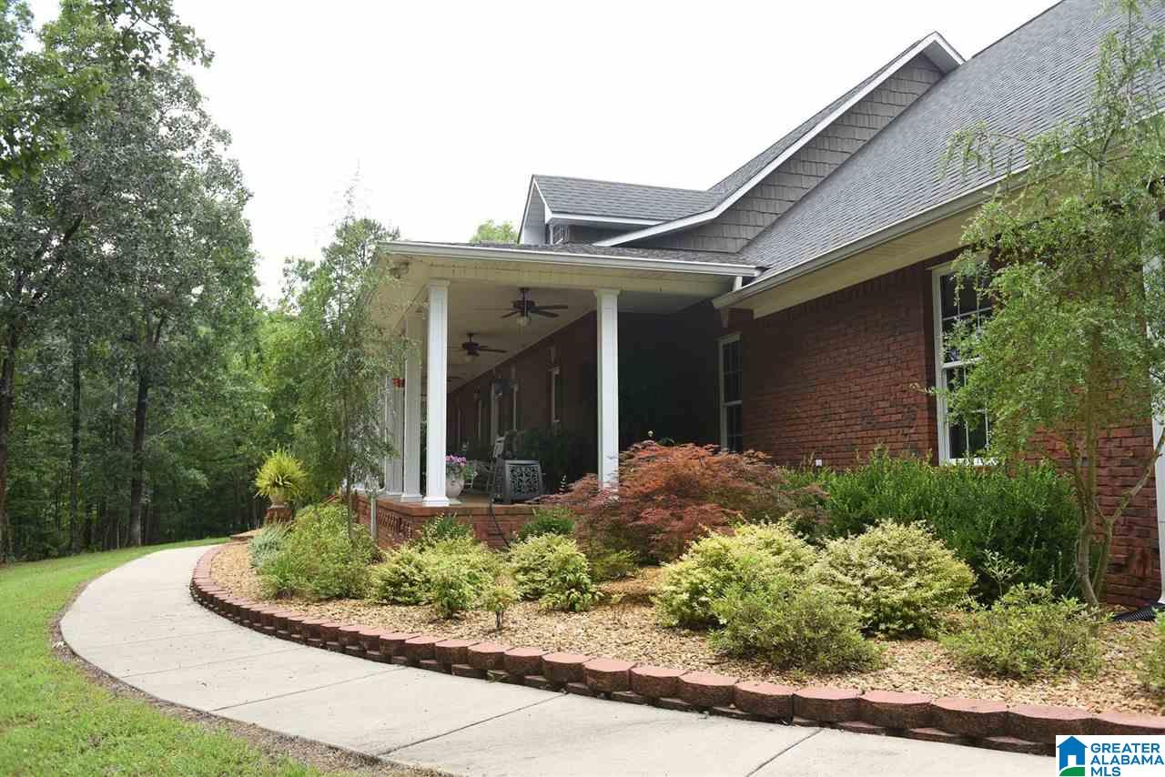 5517 Colvin Gap Gadsden, AL 35905 - Photo 1 of 16
