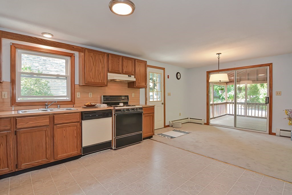 138 Howe Street, Unit 138 Marlborough, MA 01752 - Photo 15 of 32
