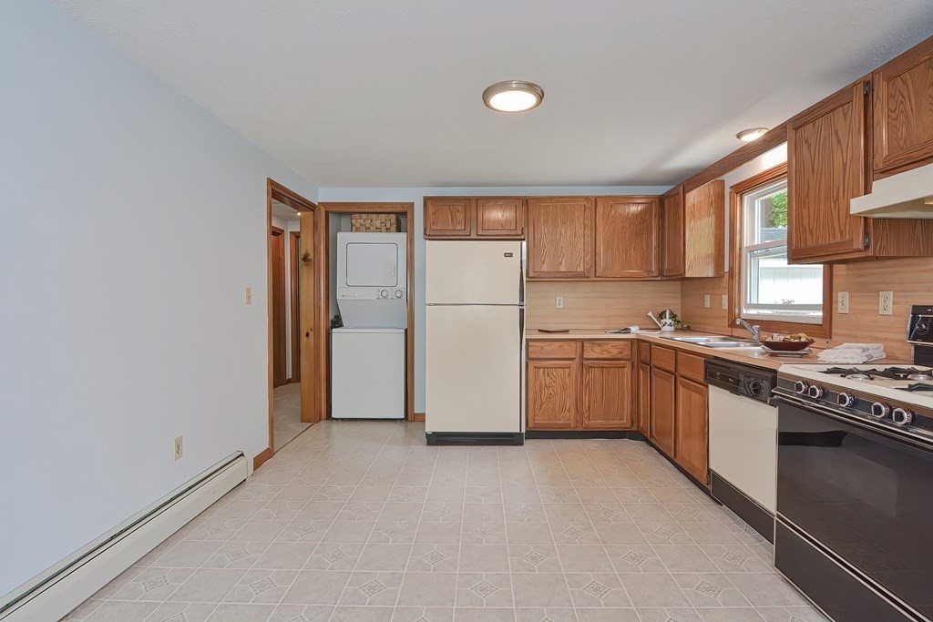 138 Howe Street, Unit 138 Marlborough, MA 01752 - Photo 17 of 32