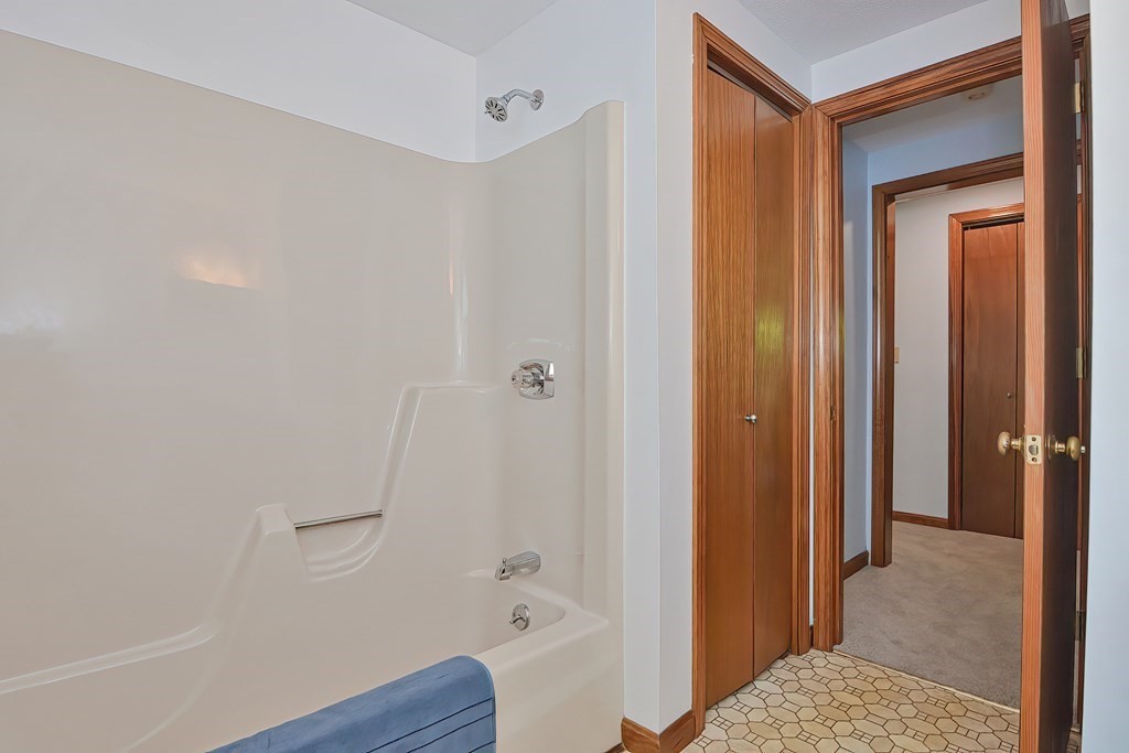 138 Howe Street, Unit 138 Marlborough, MA 01752 - Photo 25 of 32
