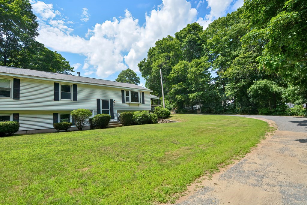 138 Howe Street, Unit 138 Marlborough, MA 01752 - Photo 3 of 32