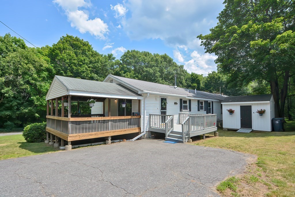 138 Howe Street, Unit 138 Marlborough, MA 01752 - Photo 4 of 32