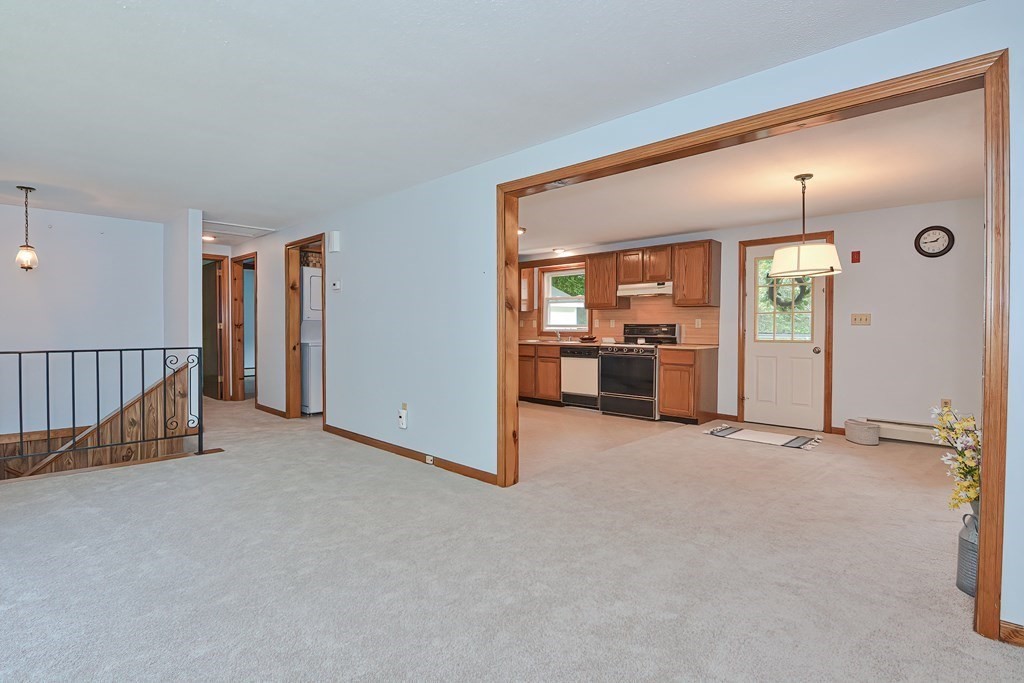 138 Howe Street, Unit 138 Marlborough, MA 01752 - Photo 8 of 32
