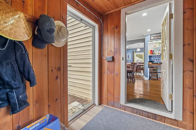 $699,900 | 231 Winter Street, East Bridgewater, MA 02333