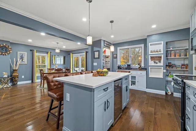 $699,900 | 231 Winter Street, East Bridgewater, MA 02333