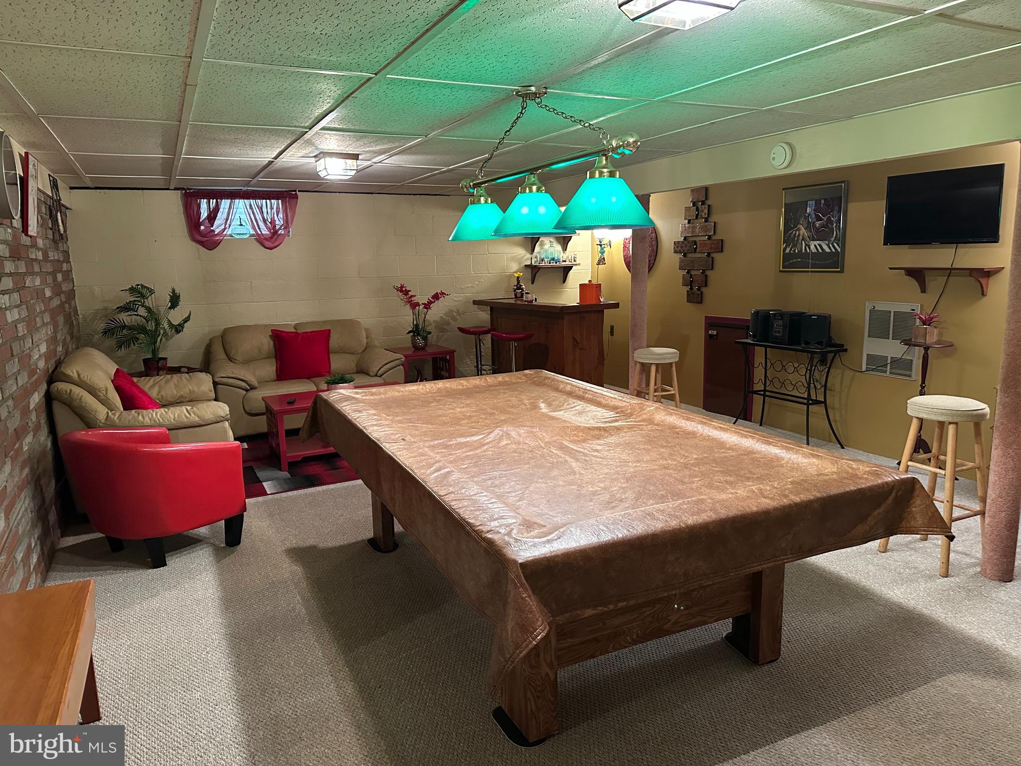 320 West Orvilla Road Hatfield, PA 19440 - Photo 38 of 46 a room with table and chairs