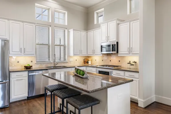 $619,000 | 411 West 17th Street, Unit C, Houston, TX 77008