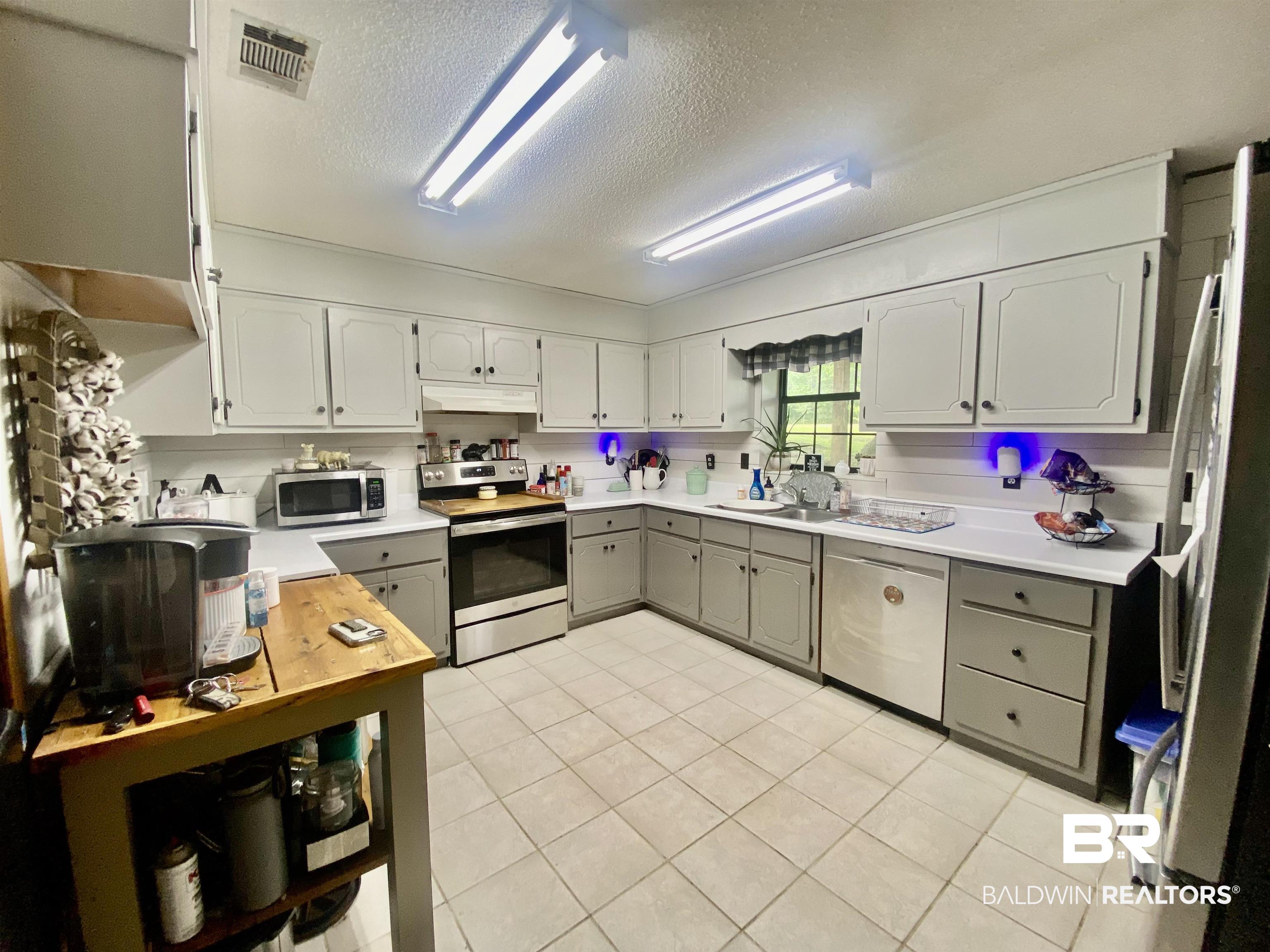 261 Lake Drive Evergreen, AL 36401 - Photo 7 of 46