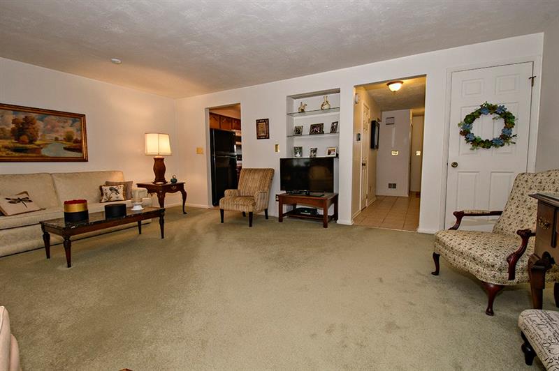 102 Forest Ridge Drive Pittsburgh, PA 15221 - Photo 3 of 10 Gallery Image 3