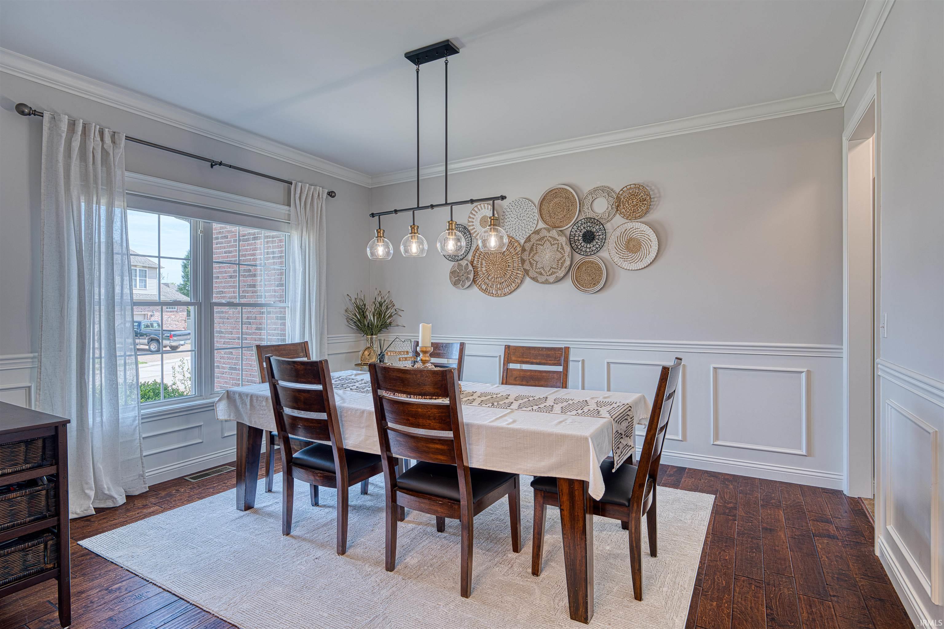4298 Huntington Ridge Circle Newburgh, IN 47630 - Photo 11 of 36 Gallery Image 11