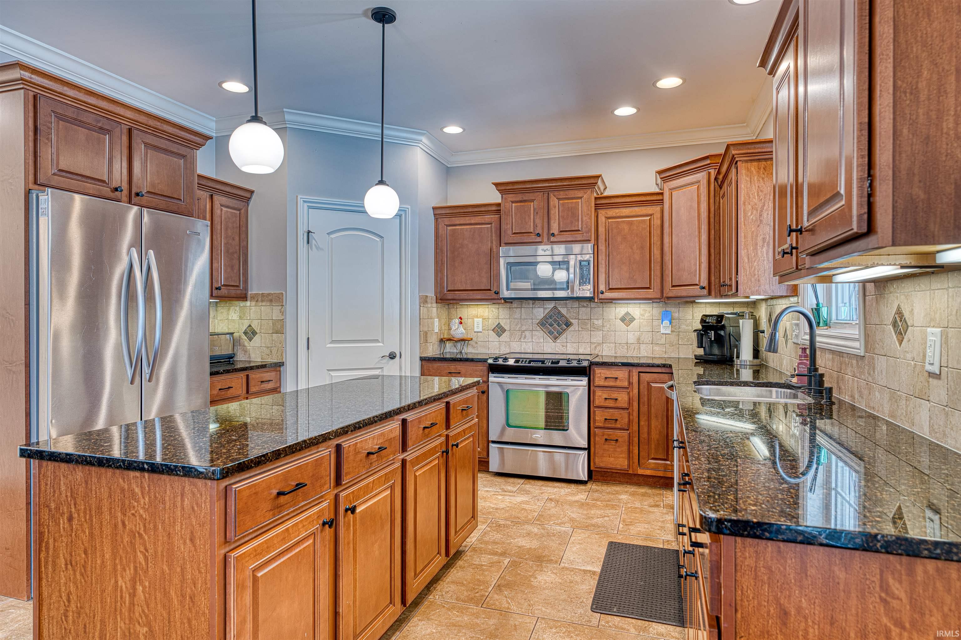4298 Huntington Ridge Circle Newburgh, IN 47630 - Photo 17 of 36 Gallery Image 17