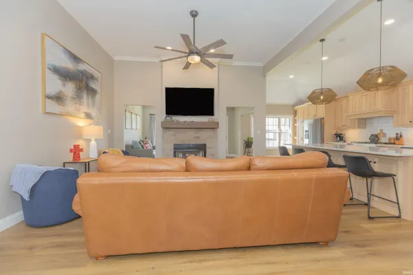 $749,900 | 2411 Brandalin Drive, Newburgh, IN 47630
