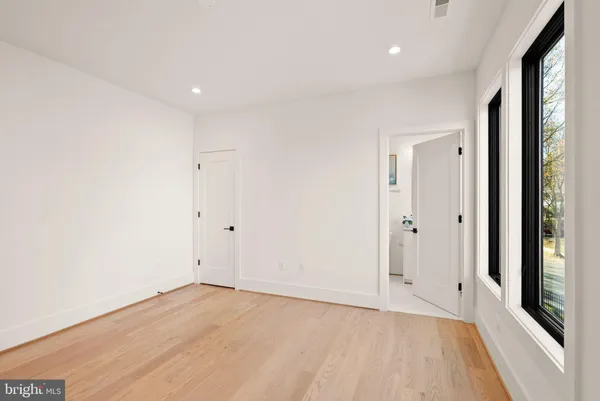$3,900,000 | 3108 6th Street North, Arlington, VA 22201