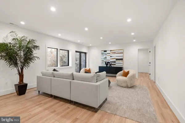 $3,900,000 | 3108 6th Street North, Arlington, VA 22201