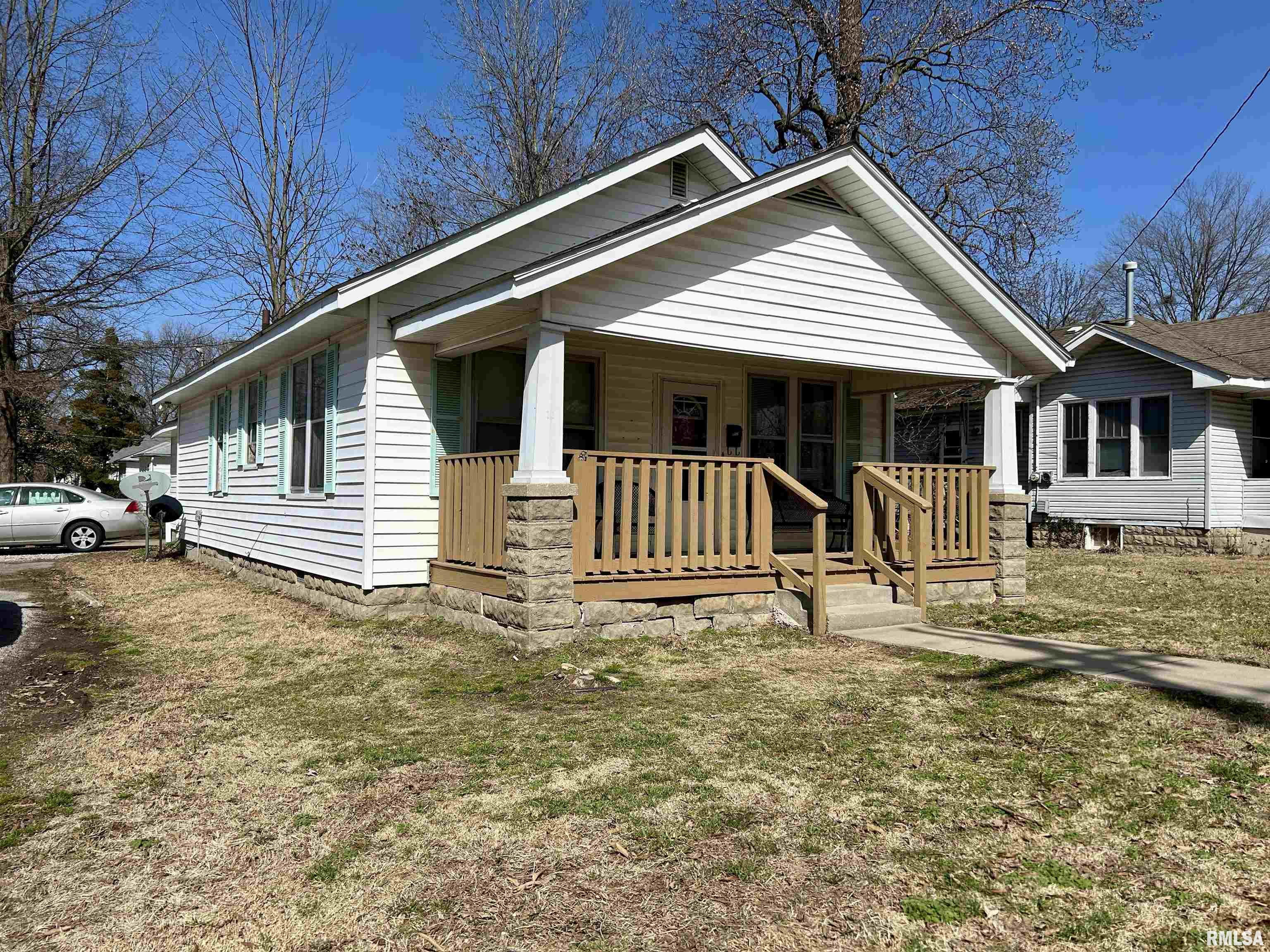 912 West Mill Street Carbondale, IL 62901 - Photo 1 of 19