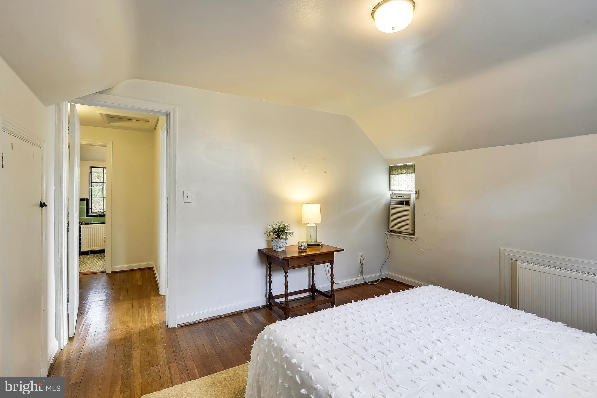 3305 Cameron Mills Road Alexandria, VA 22302 - Photo 14 of 30 Large master bedroom