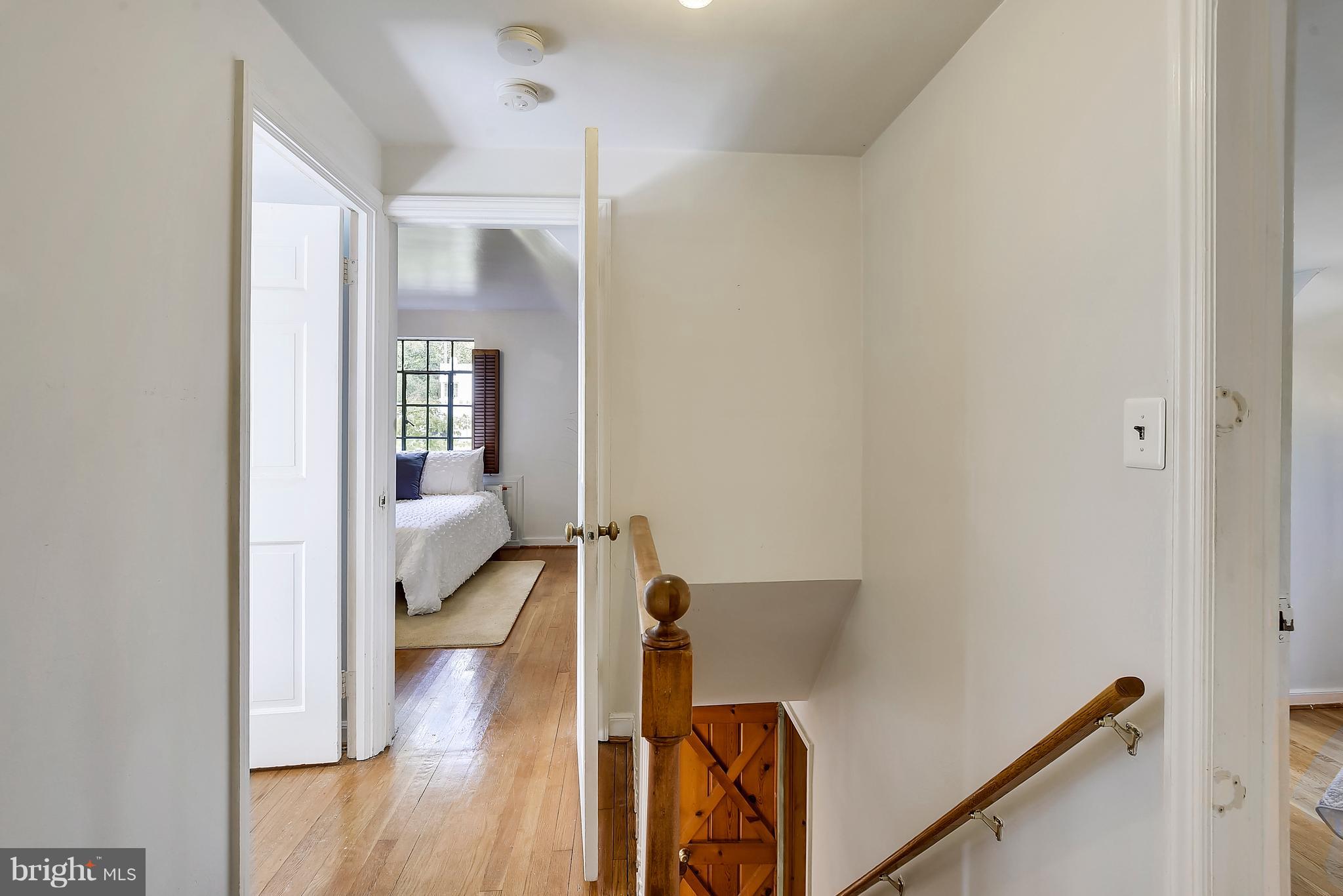 3305 Cameron Mills Road Alexandria, VA 22302 - Photo 18 of 30 Upper level hallway